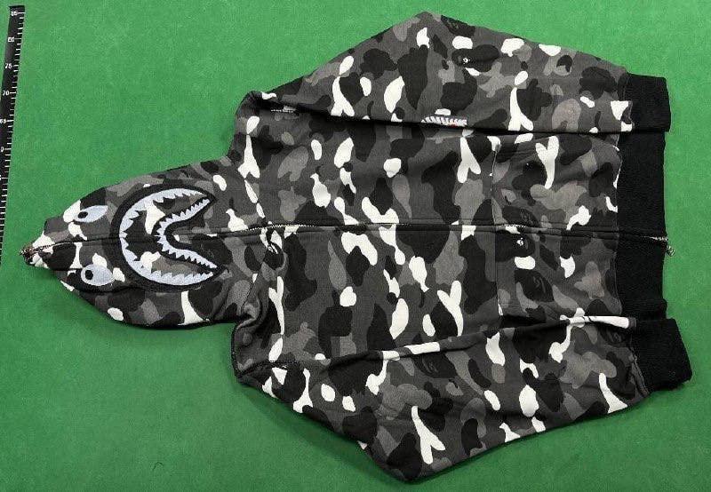 bape hoodie (38 CP)
