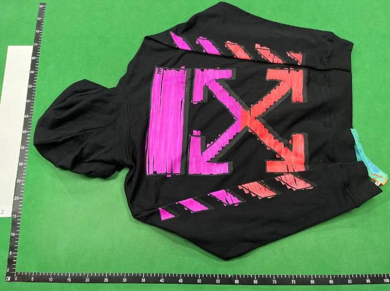 Off white hoodie (40 CP)