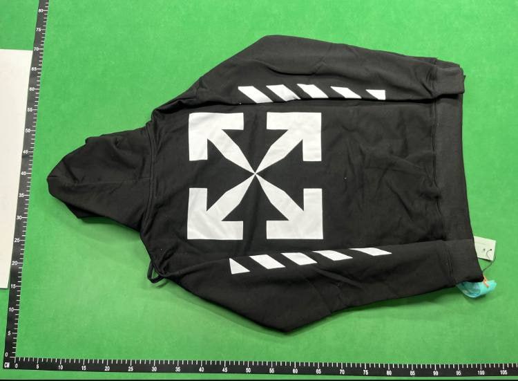 Off white hoodie (40 CP)