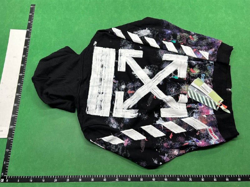 Off white hoodie (40 CP)